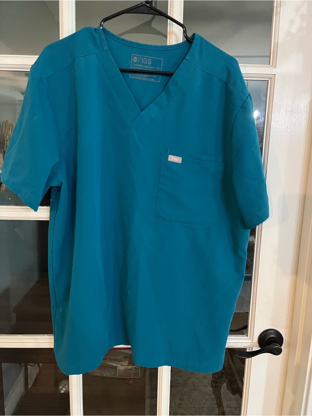 FIGS Men’s Teal V-Neck Scrub Top technically collection xl